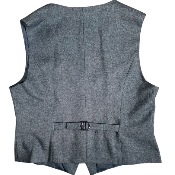Adjustable Vest - Picture 6 of 9